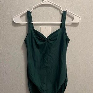 Wear Moi green leotard #yumkio #eleve #ballet #leotard